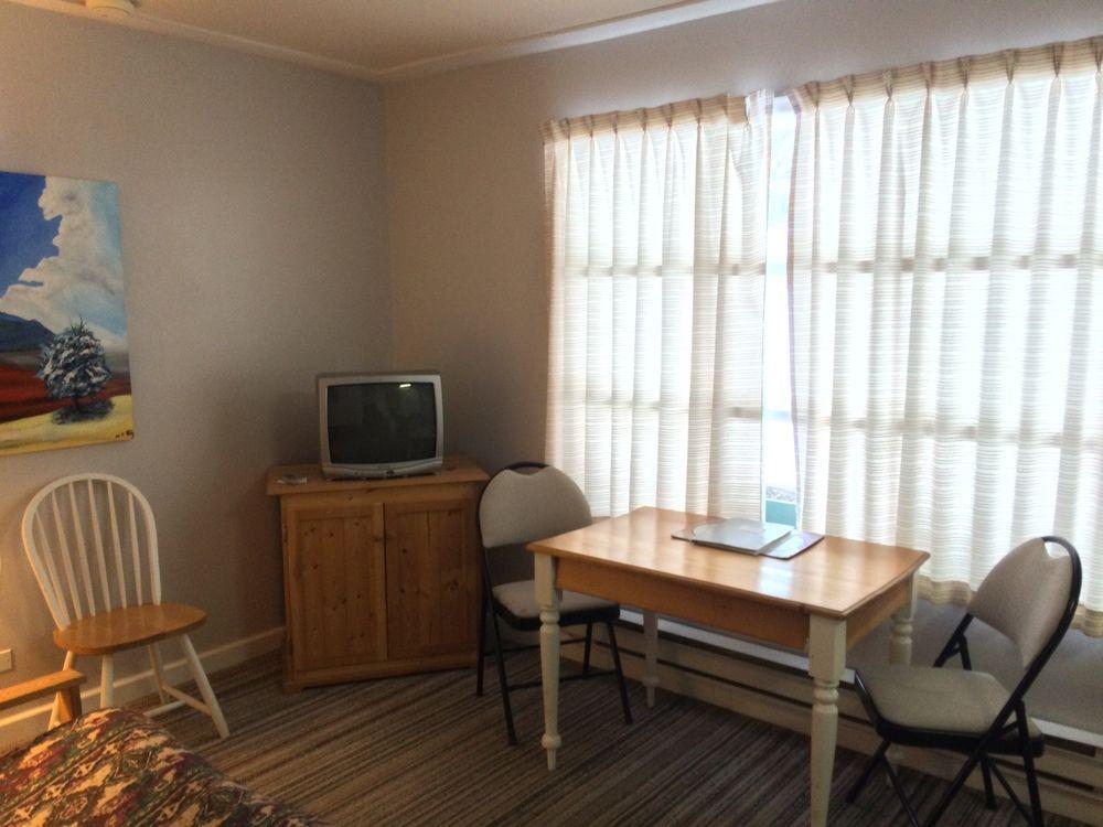 Reno Motel Салмо Экстерьер фото