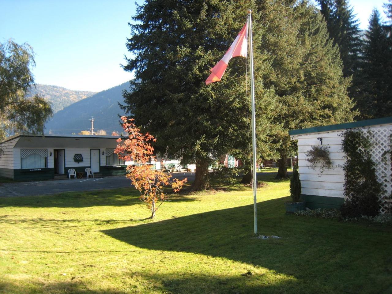Reno Motel Салмо Экстерьер фото