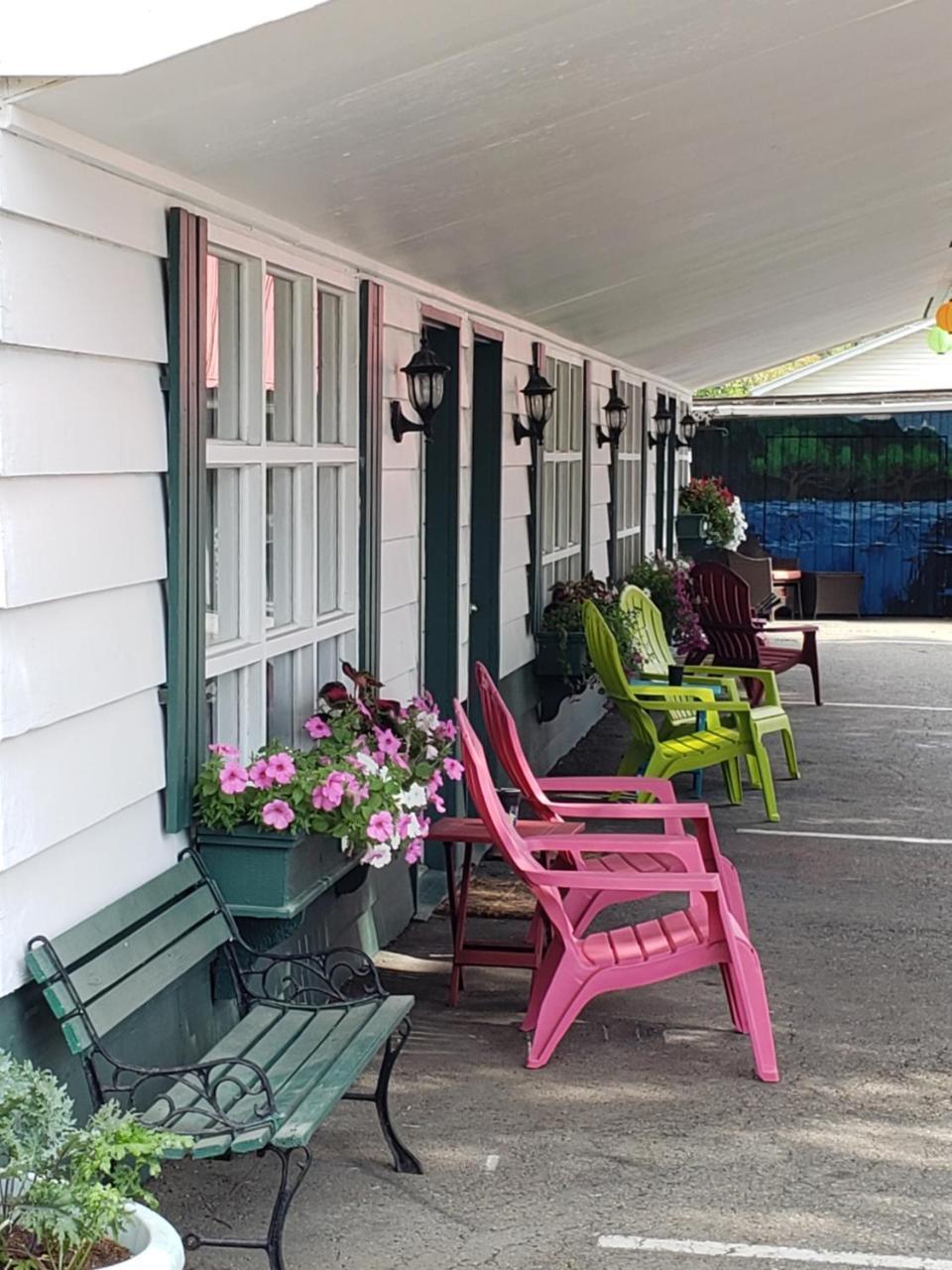Reno Motel Салмо Экстерьер фото