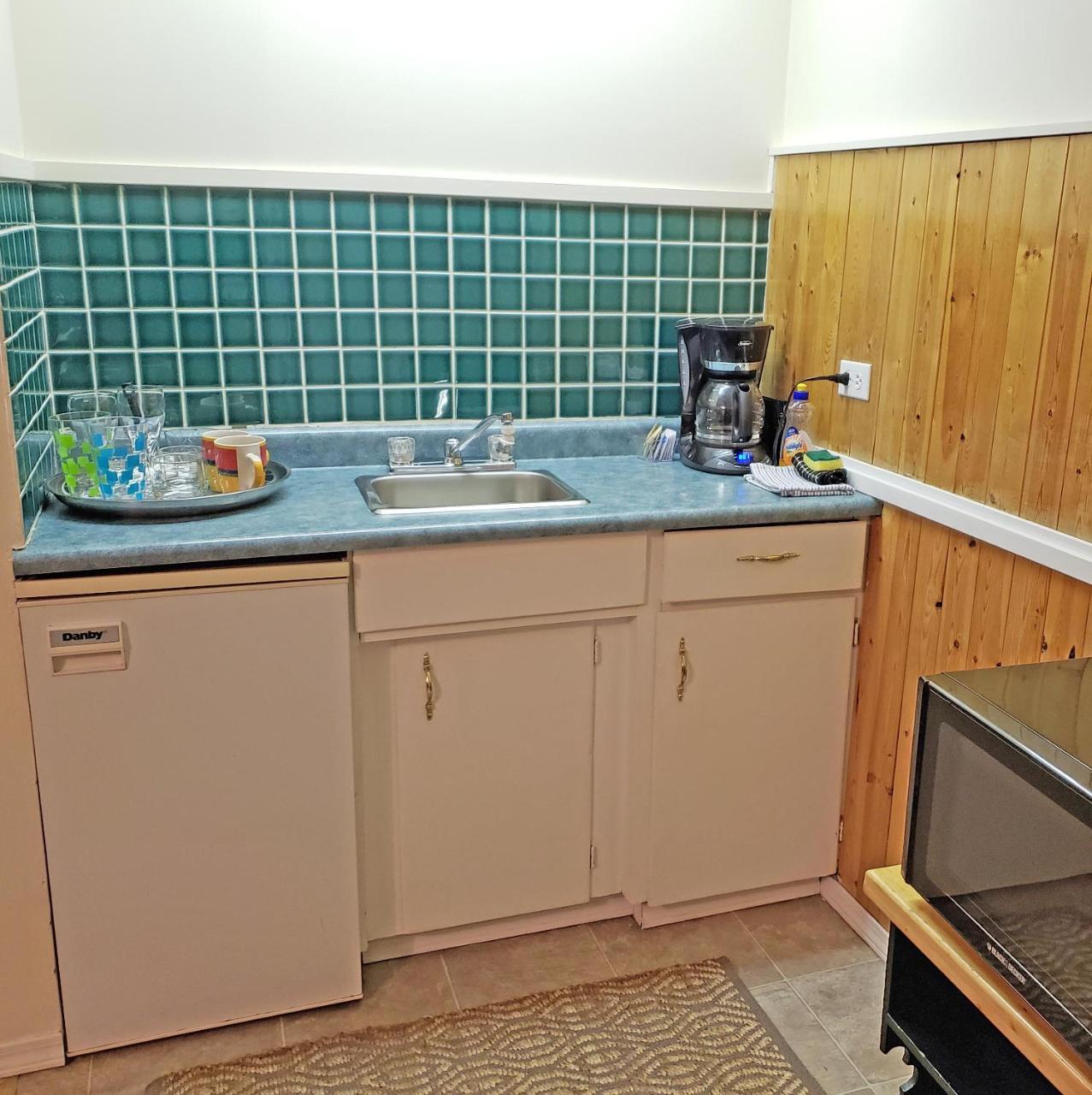 Reno Motel Салмо Экстерьер фото