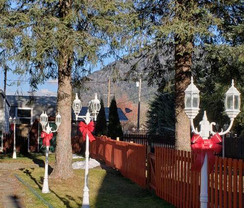 Reno Motel Салмо Экстерьер фото
