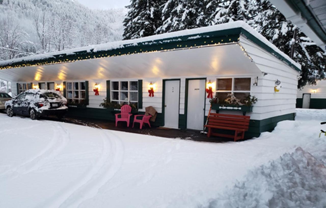 Reno Motel Салмо Экстерьер фото