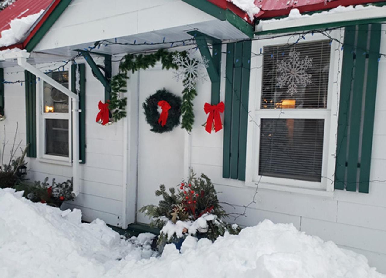 Reno Motel Салмо Экстерьер фото