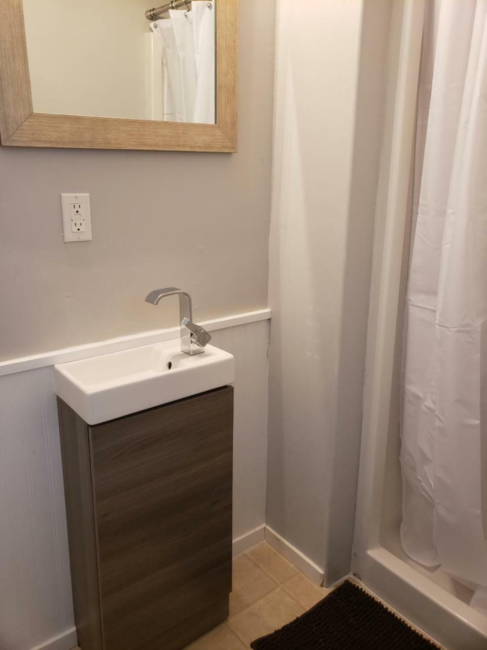Reno Motel Салмо Экстерьер фото