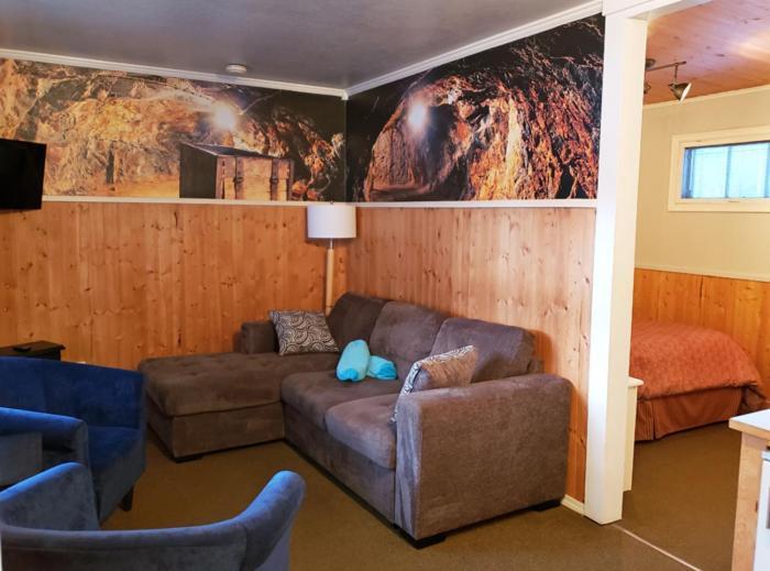 Reno Motel Салмо Экстерьер фото